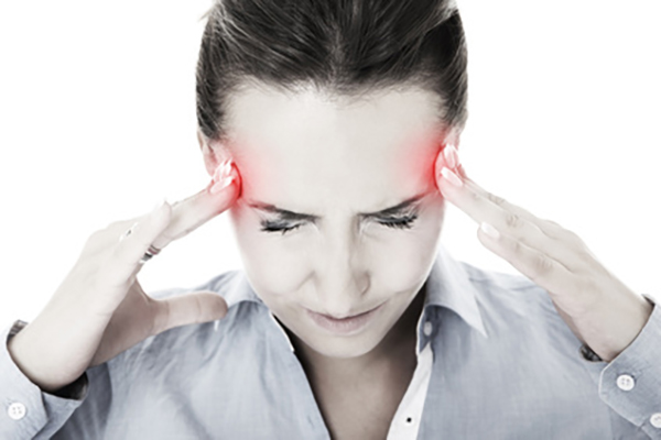 New study shows why some families are susceptible to migraines and how genetics may influence the type of migraine they get. [© Kalim/Fotolia]