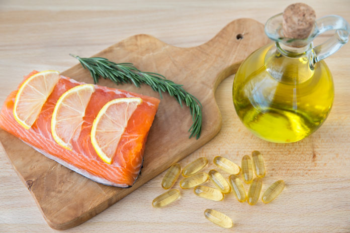 651138712 Fish oil and salmon fillet