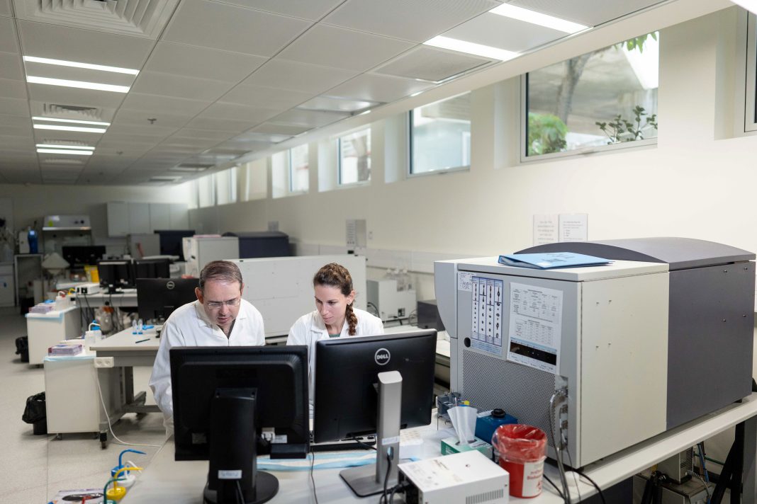scientists at the Flow Cytometry Unit, Life Sciences Core Facilities