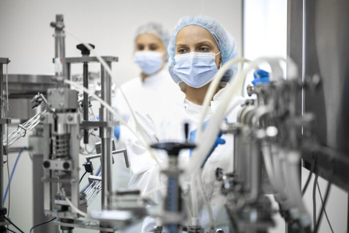 Getty-1422443070 pharma manufacturing